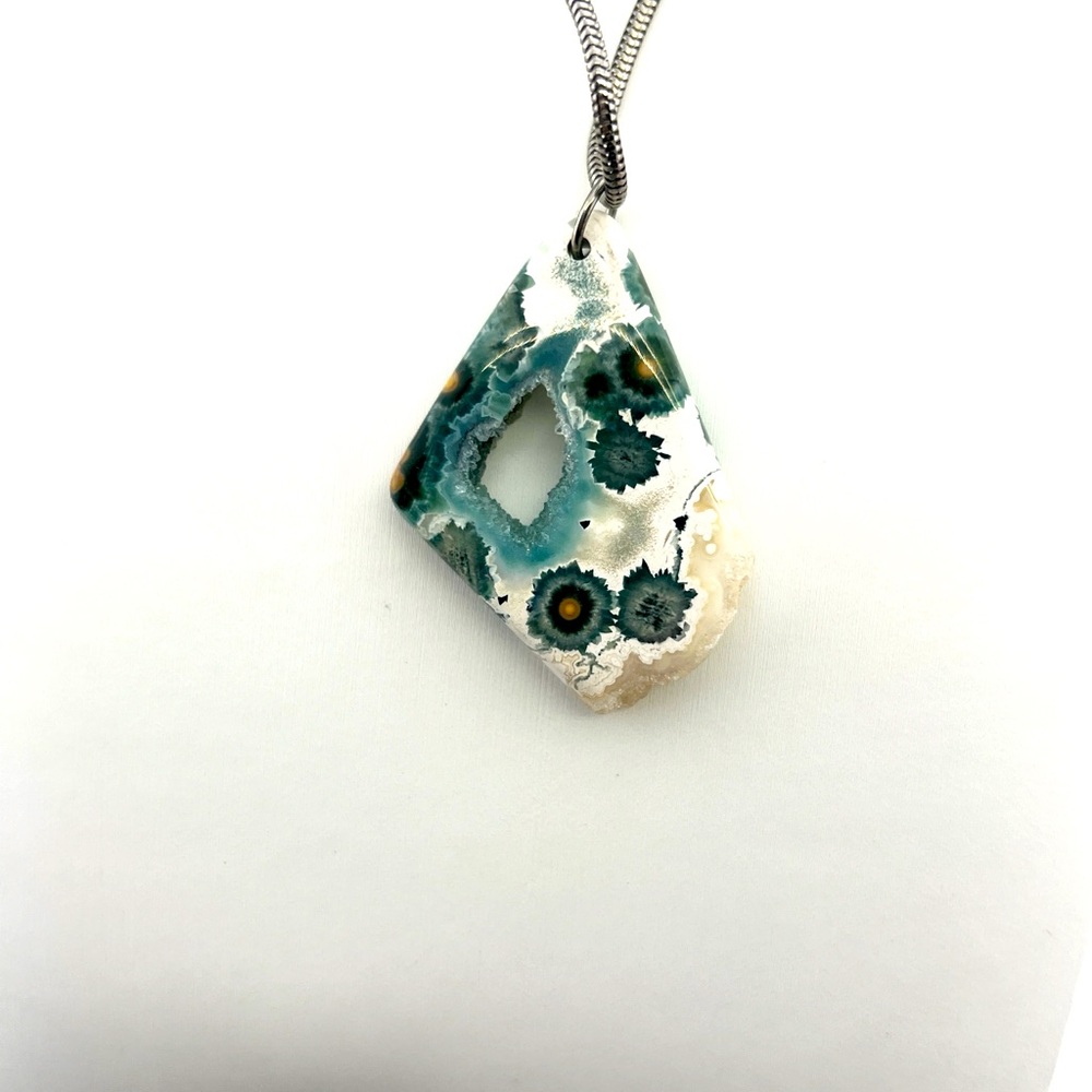 Vintage Ocean Jasper Geode Pendant Silver Toned Rope Chain - Picture 8 of 8